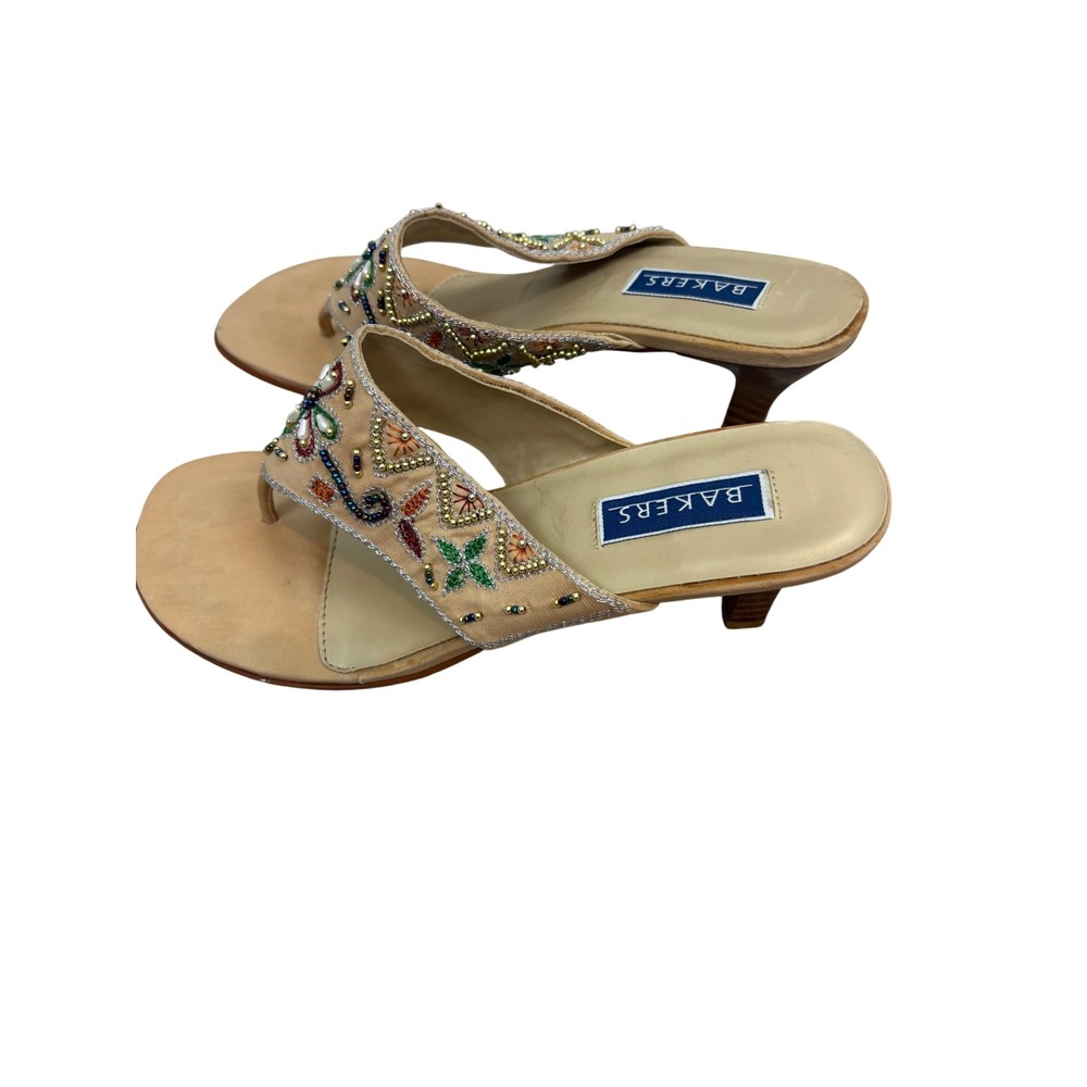 90s Bakers Sarina Beige Beaded Floral Heeled Thong Sandals Kitten Heel 7.5B
